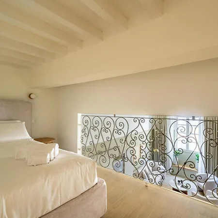 Apartment Deservi Charming Florence