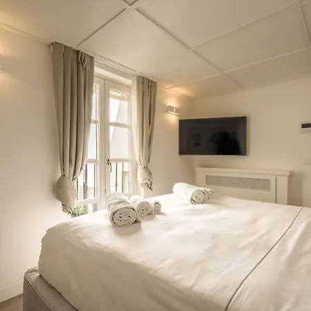 Deservi Charming Apartman *